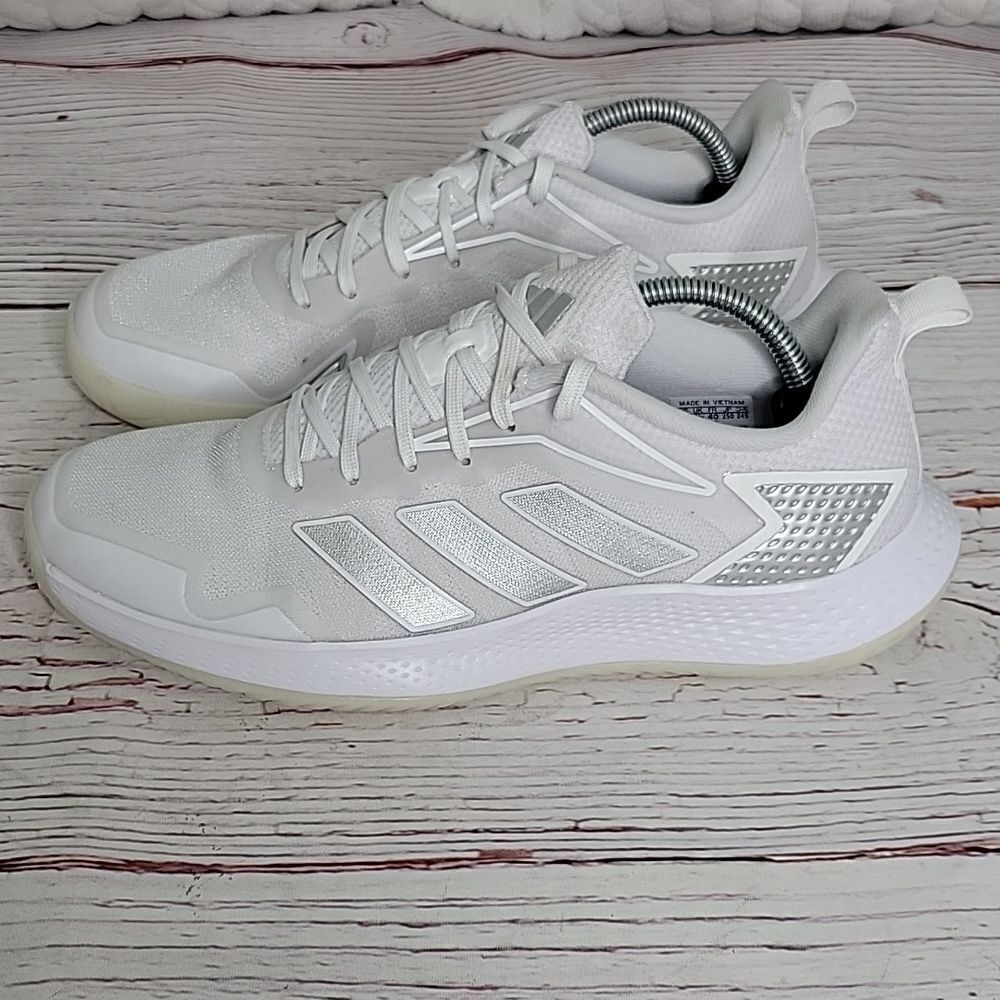 Adidas Defiant Women's Speed Sneaker Size 8 - Picture 2 of 10